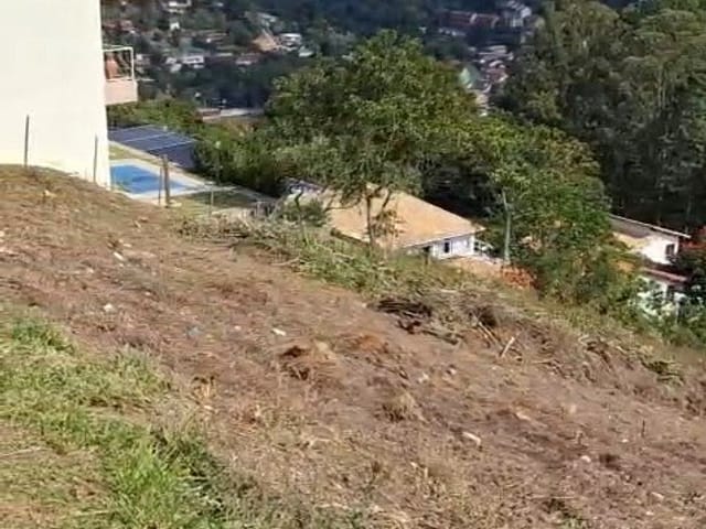 Terreno com 1280m², à venda, no bairro Nogueira em Petrópolis