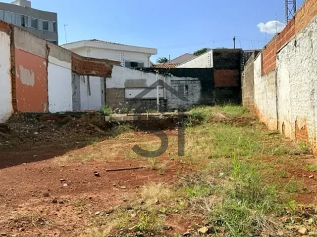 Terreno com 300m², à venda, no bairro Jardim São Pedro em Americana