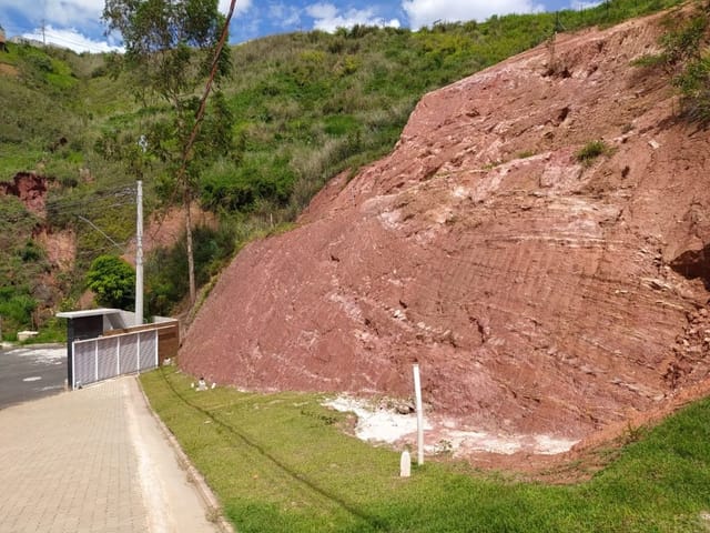Terreno com 365m², à venda, no bairro Quintas das Avenidas em Juiz de Fora