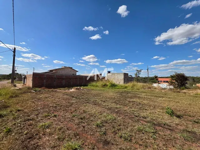 Terreno com 230m², à venda, no bairro Residencial Parque dos Girassóis em Goianira