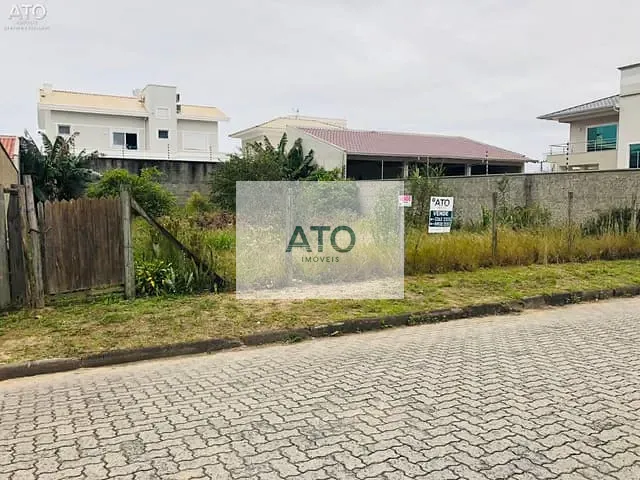 Terreno com 360m², à venda, no bairro Universitário em Tijucas