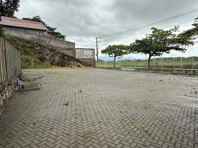 Casa com 880m², para alugar, no bairro Costeira do Pirajubaé em Florianópolis