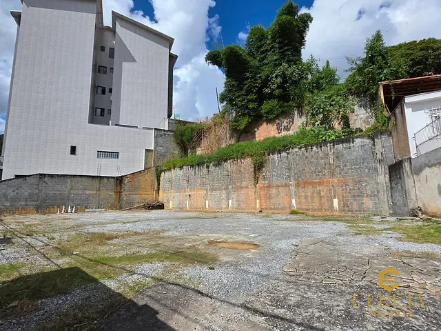 Terreno com 607m², à venda, no bairro Braunes em Nova Friburgo