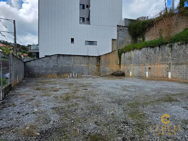 Terreno com 607m², à venda, no bairro Braunes em Nova Friburgo
