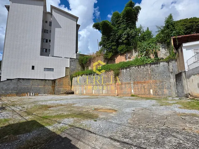 Terreno com 607m², à venda, no bairro Braunes em Nova Friburgo