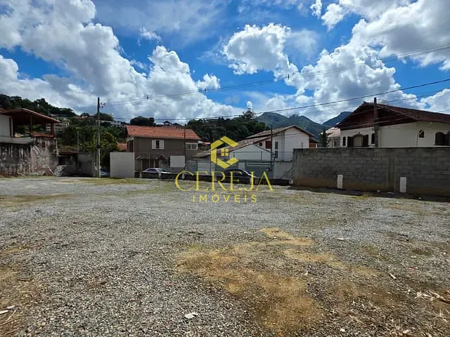 Terreno com 607m², à venda, no bairro Braunes em Nova Friburgo