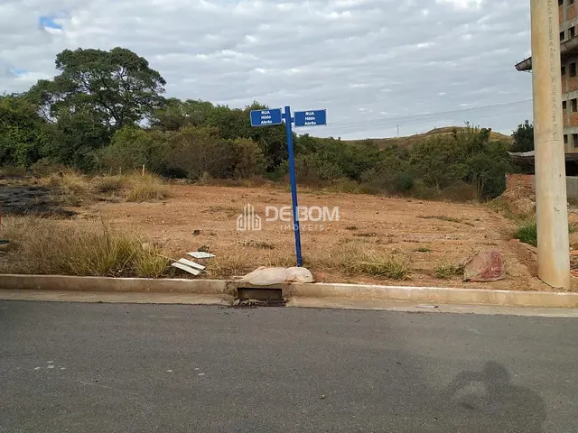 Terreno com 376m², à venda, no bairro Centreville em Poços de Caldas
