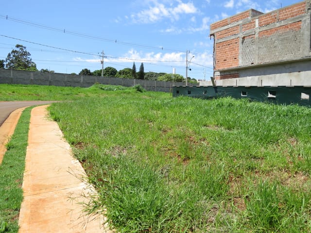 Terreno com 275m², à venda, no bairro Cond. Golden Park II em Londrina