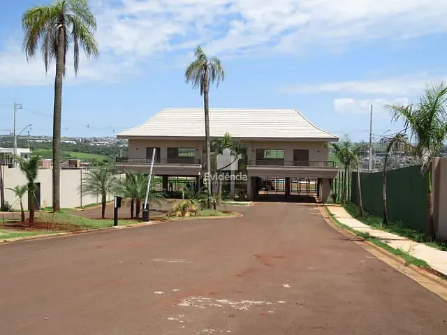 Terreno com 275m², à venda, no bairro Cond. Golden Park II em Londrina