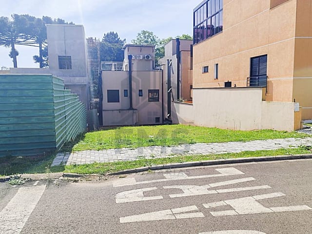 Terreno com 128m², à venda, no bairro Santa Cândida em Curitiba