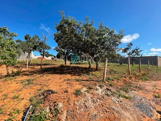 Terreno com 666m², à venda, no bairro Setor Habitacional Jardim Botânico em Brasília