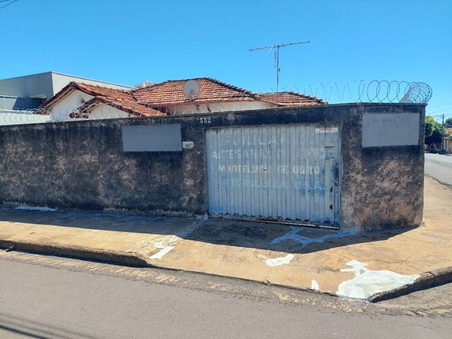 Terreno com 440m², à venda, no bairro Jardim Perola em Birigui