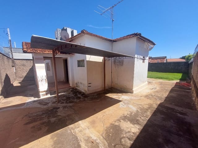 Terreno com 440m², à venda, no bairro Jardim Perola em Birigui