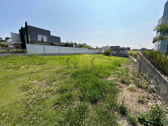 Terreno com 1000m² 3 quartos e 4 banheiros, à venda, no bairro Residencial Fazenda Alta Vista em Salto de Pirapora
