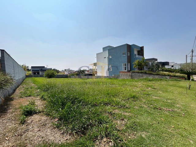 Terreno com 1000m² 3 quartos e 4 banheiros, à venda, no bairro Residencial Fazenda Alta Vista em Salto de Pirapora