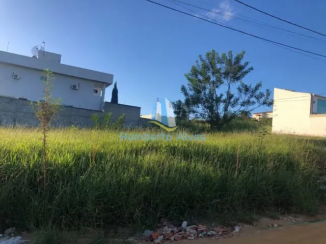 Terreno com 428m², à venda, no bairro Candeias em Vitória da Conquista