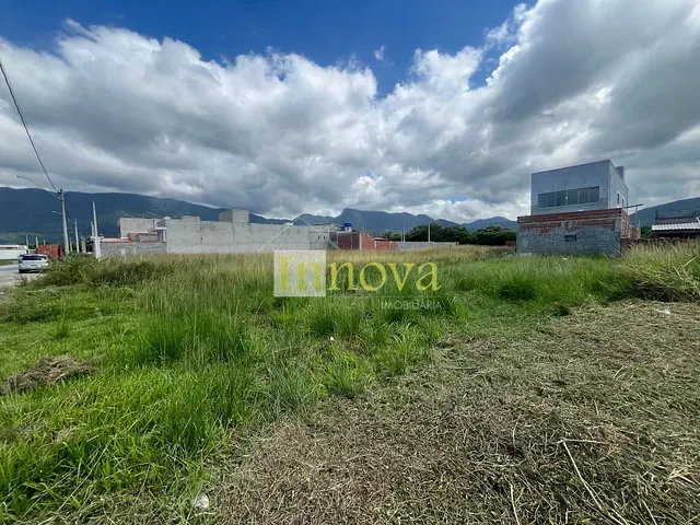 Terreno com 150m², à venda, no bairro Loteamento Portal dos Pássaros em Caraguatatuba