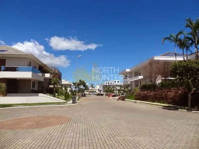 Terreno com 662m², à venda, no bairro Jurerê Internacional em Florianópolis