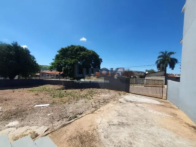 Terreno com 266m², para alugar, no bairro Vila Clayton em Valinhos