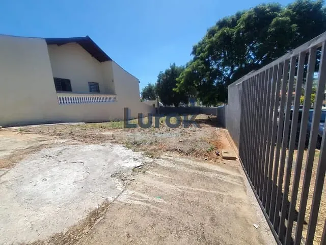 Terreno com 266m², para alugar, no bairro Vila Clayton em Valinhos