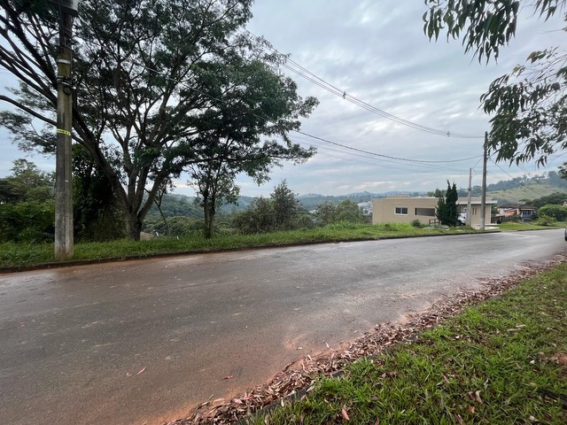 Terreno com 683m², à venda, no bairro Chácara Lagoa Branca em Campo Limpo Paulista