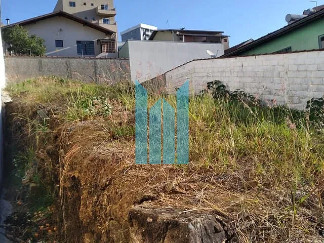 Terreno com 225m², à venda, no bairro Santo Andre em Poços de Caldas