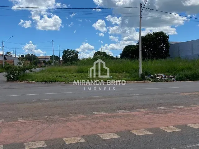 Terreno com 581m², à venda, no bairro Conjunto Habitacional Jardim Sabiá em Senador Canedo