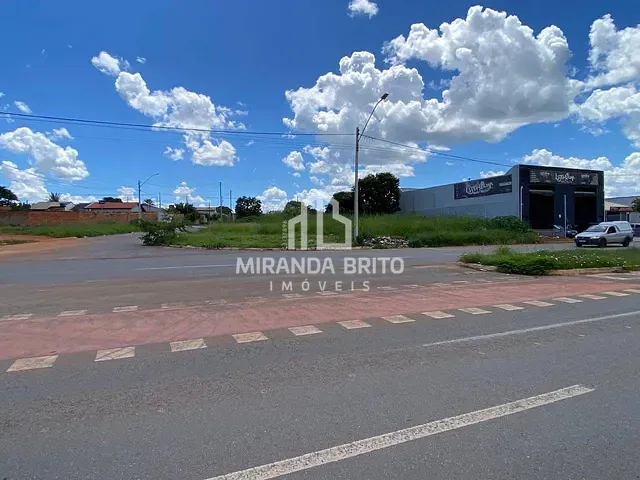 Terreno com 581m², à venda, no bairro Conjunto Habitacional Jardim Sabiá em Senador Canedo