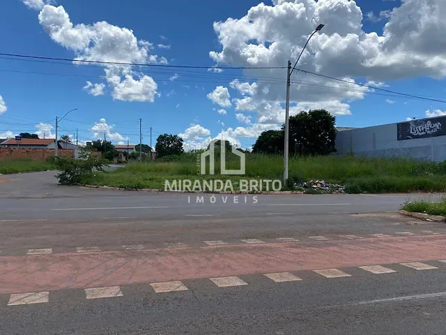 Terreno com 581m², à venda, no bairro Conjunto Habitacional Jardim Sabiá em Senador Canedo