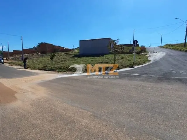 Terreno com 252m², à venda, no bairro Central Parque (Livia) em Botucatu