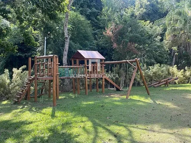 Terreno com 1800m², à venda, no bairro Condomínio Jardim das Palmeiras em Bragança Paulista