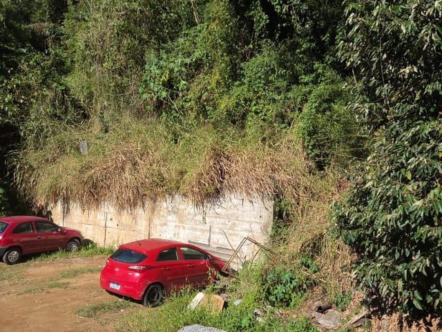 Terreno à venda, no bairro Estrada da Saudade em Petrópolis