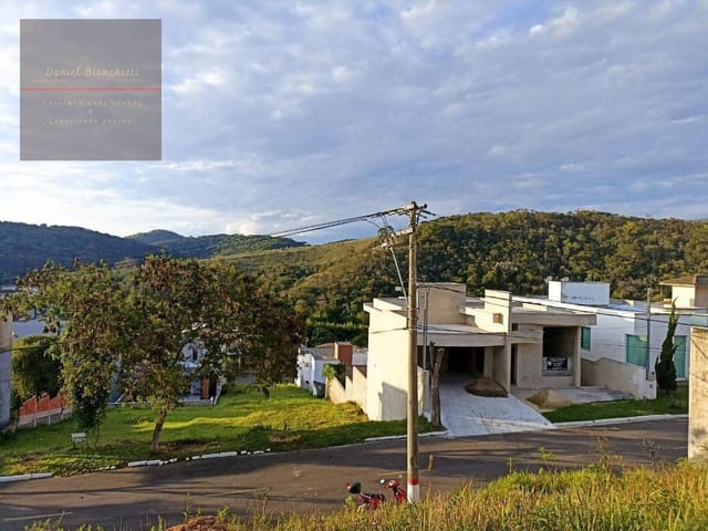 Terreno com 420m², à venda, no bairro Grama em Juiz de Fora