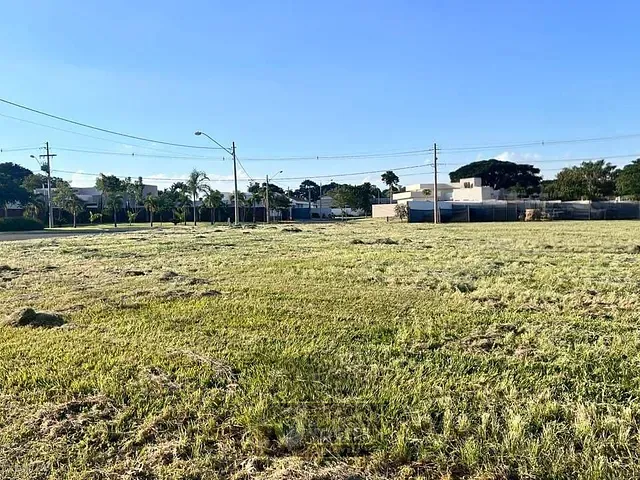 Terreno com 733m², à venda, no bairro Residencial Portal do Sol em Holambra