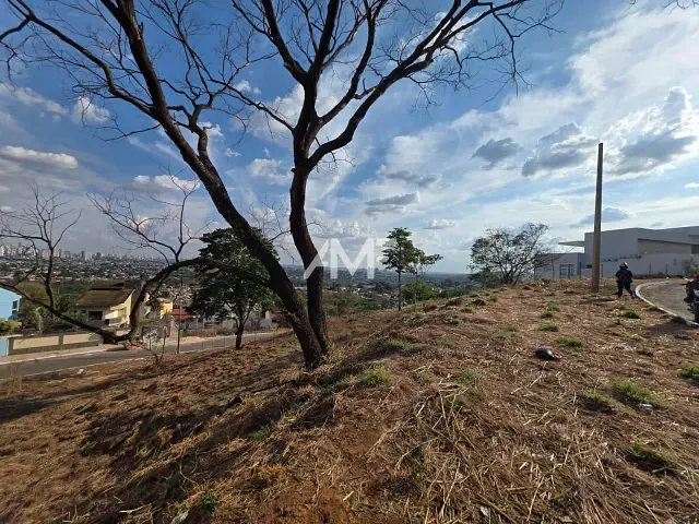 Terreno com 545m², à venda, no bairro Setor Gentil Meireles em Goiânia