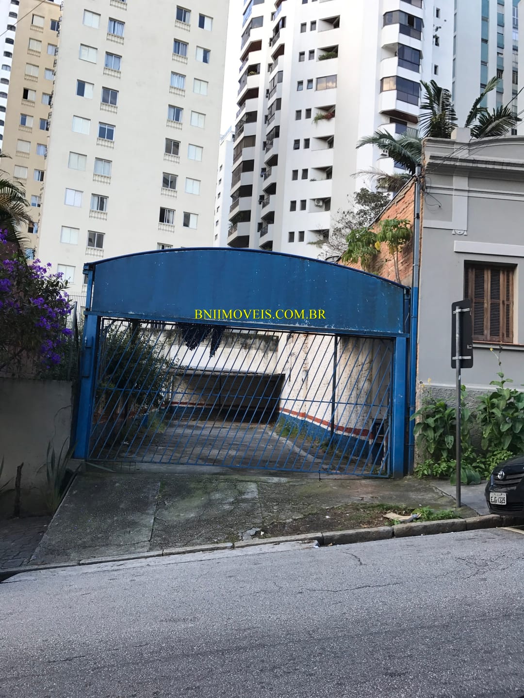 Terreno à venda e aluguel, 128m² - Foto 1