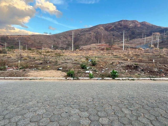 Terreno com 200m², à venda, no bairro Vale do Sol IIl em Governador Valadares
