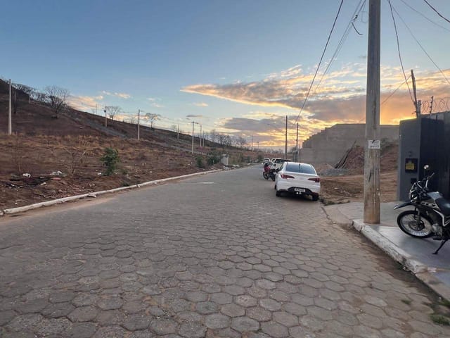 Terreno com 200m², à venda, no bairro Vale do Sol IIl em Governador Valadares