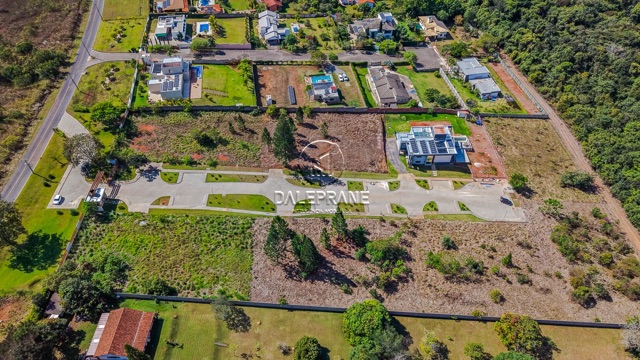 Terreno com 2500m², à venda, no bairro Park Way em Brasília