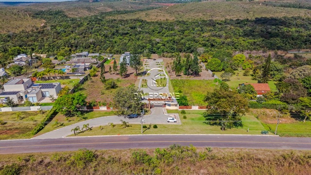 Terreno com 2500m², à venda, no bairro Park Way em Brasília