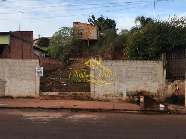 Terreno com 390m², à venda, no bairro Colúmbia em Londrina