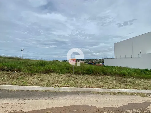 Terreno com 250m², à venda, no bairro Cidade Jardim (Buriti) em Santarém