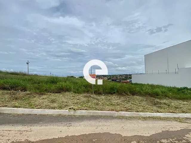 Terreno com 250m², à venda, no bairro Cidade Jardim (Buriti) em Santarém