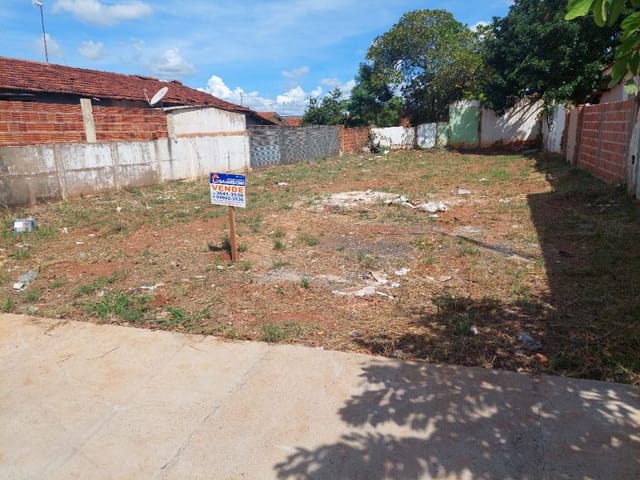 Terreno com 342m², à venda, no bairro Jardim Perola em Birigui