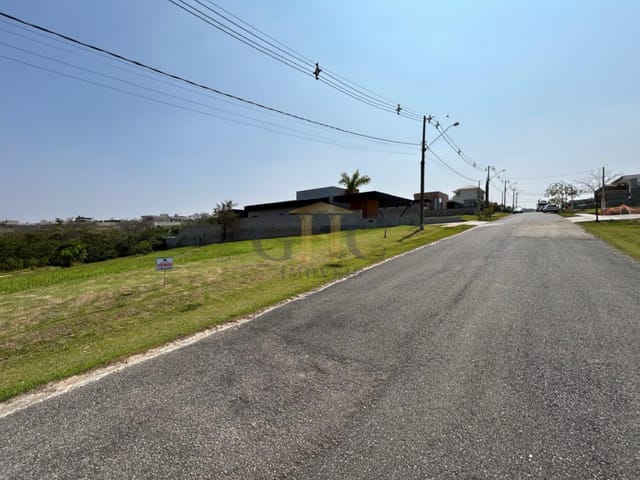 Terreno com 1000m² 3 quartos e 4 banheiros, à venda, no bairro Residencial Fazenda Alta Vista em Salto de Pirapora