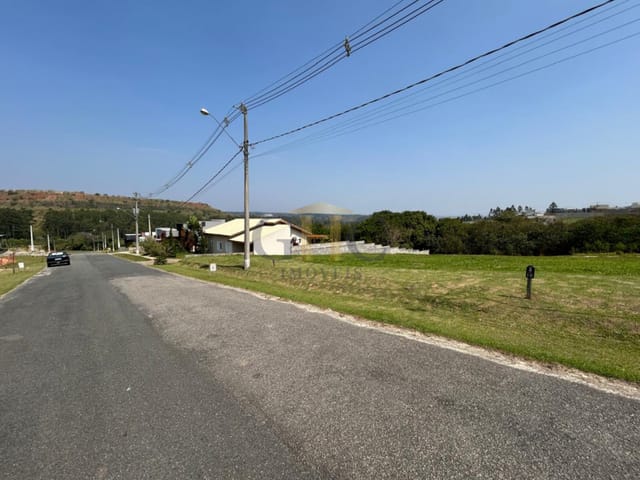 Terreno com 1000m² 3 quartos e 4 banheiros, à venda, no bairro Residencial Fazenda Alta Vista em Salto de Pirapora