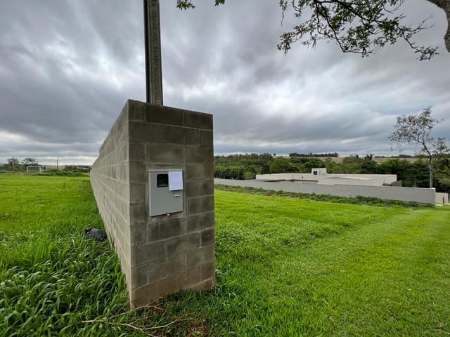 Terreno com 1350m², à venda, no bairro Condomínio Estancia Cabral em Cambé