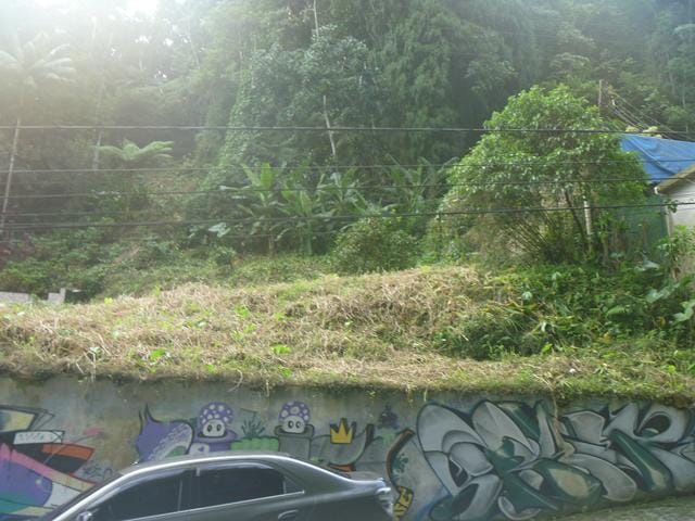 Terreno à venda, no bairro Castelanea em Petrópolis