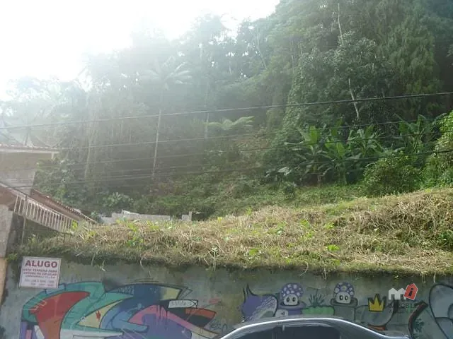 Terreno à venda, no bairro Castelanea em Petrópolis