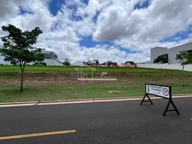 Terreno com 476m², à venda, no bairro Granja Marileusa em Uberlândia